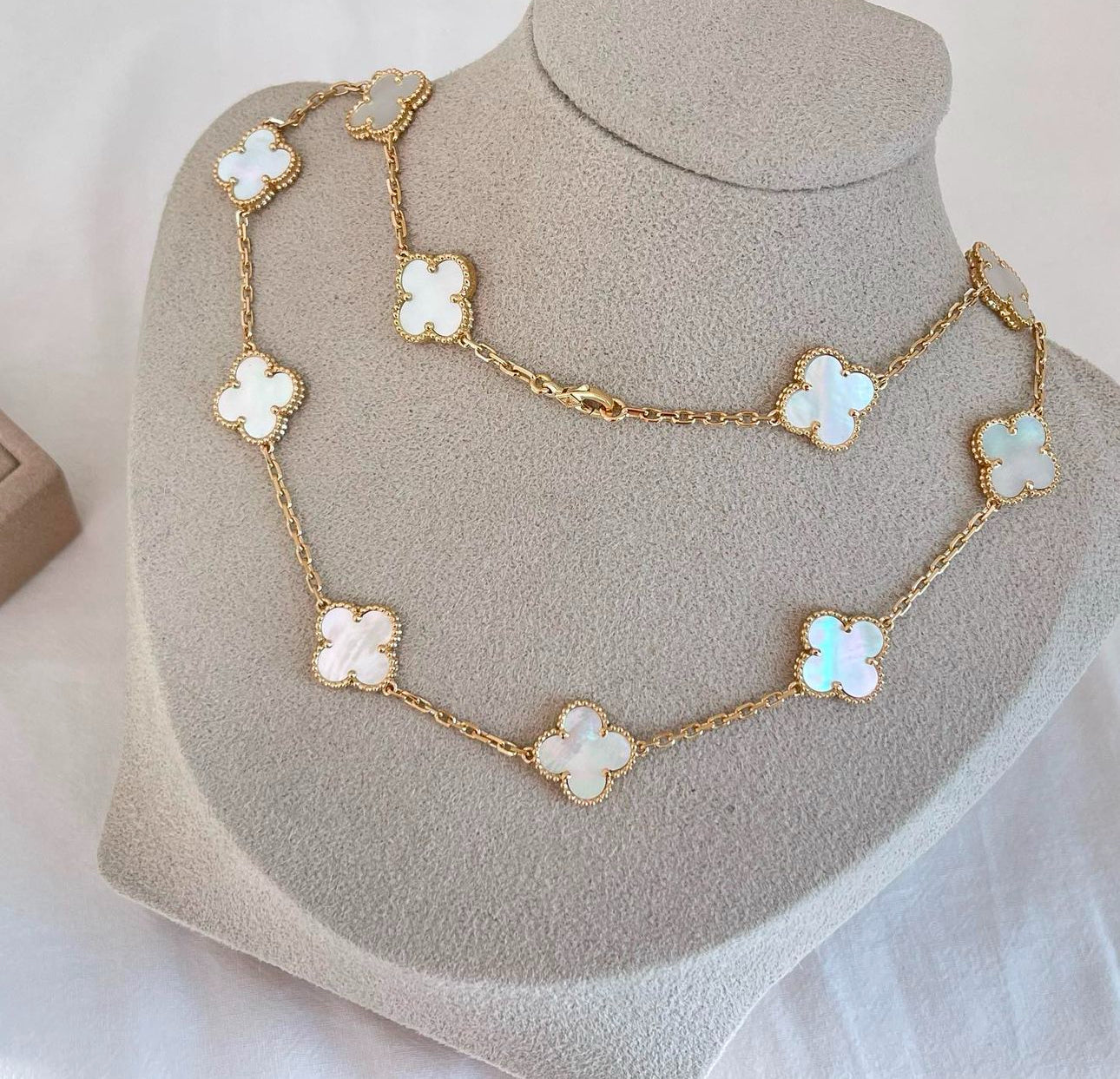 Multi Clover Pearl White VC Necklace