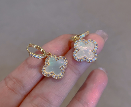 Clara Hoop Earrings (in gold & silver)