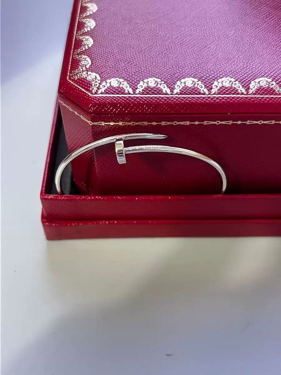 Flexible adjustable Nail Bracelet (gold & silver)