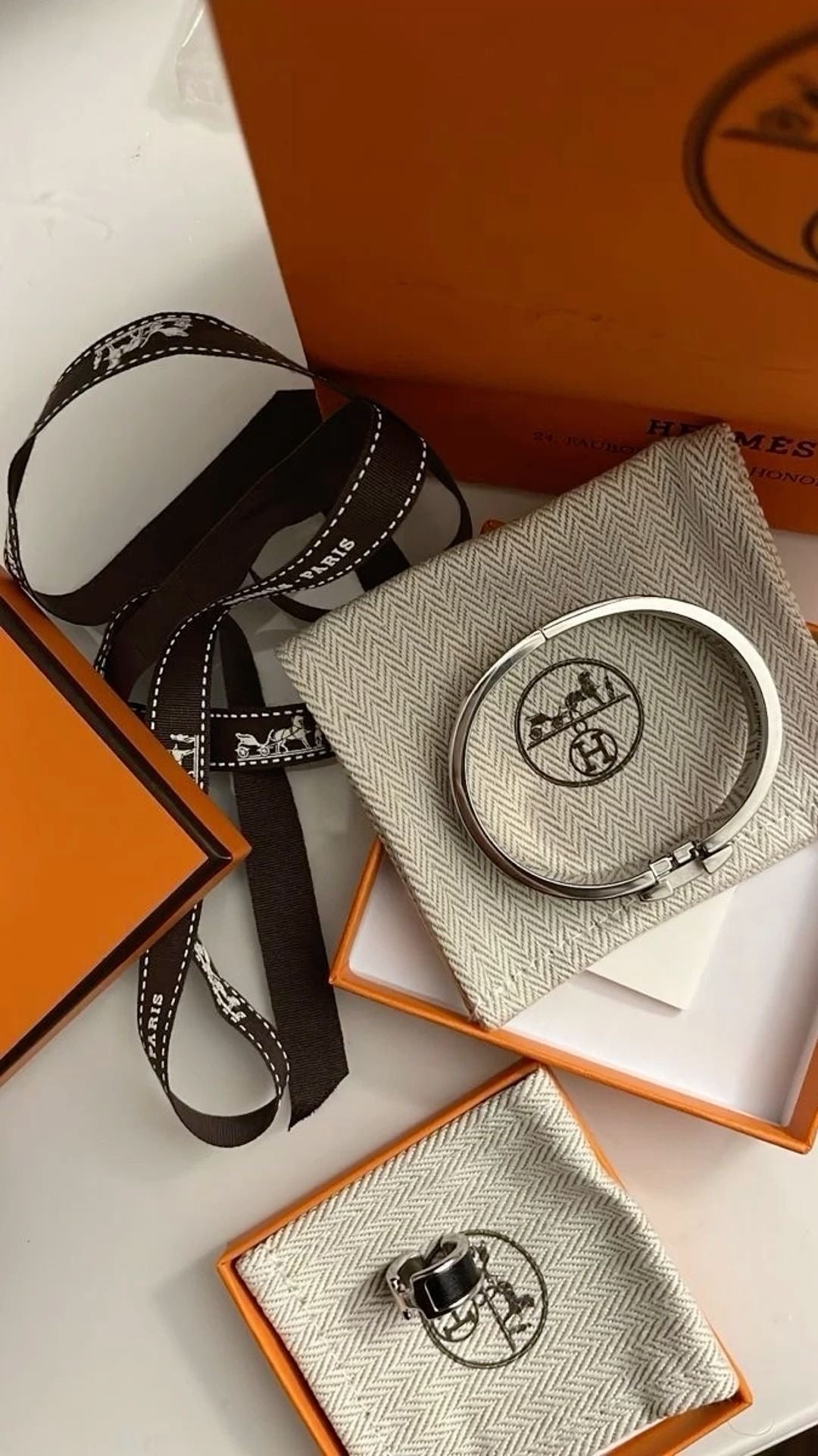 Classy Hemes Packaging