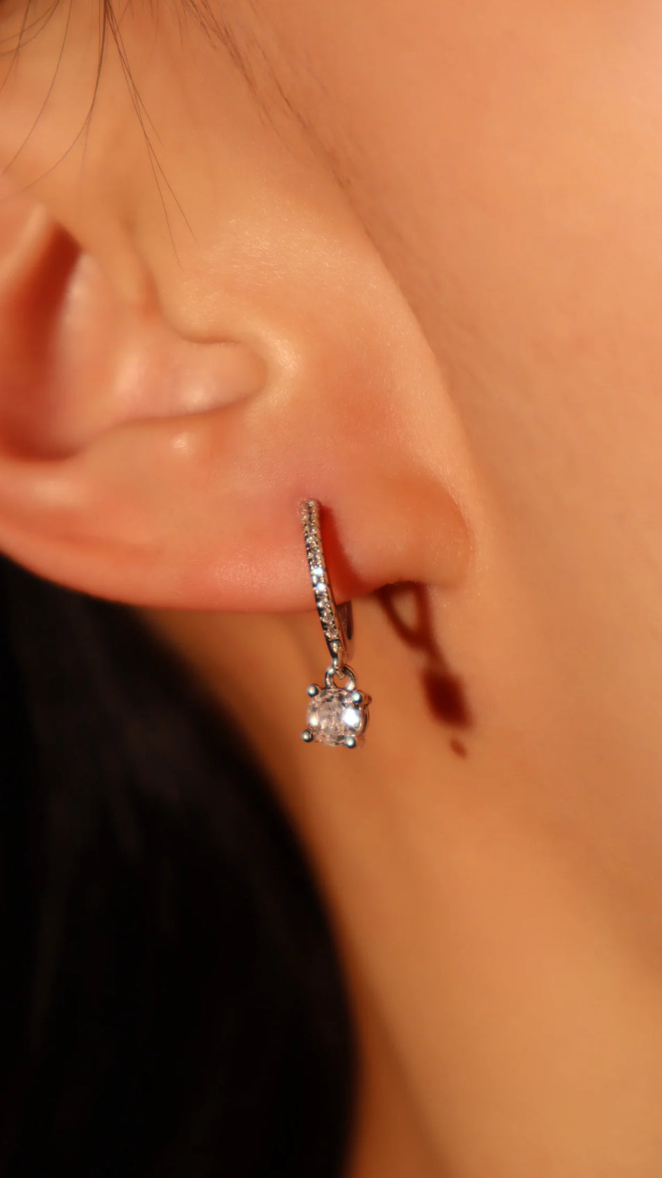 18K Gold Diamond Hoop Earrings