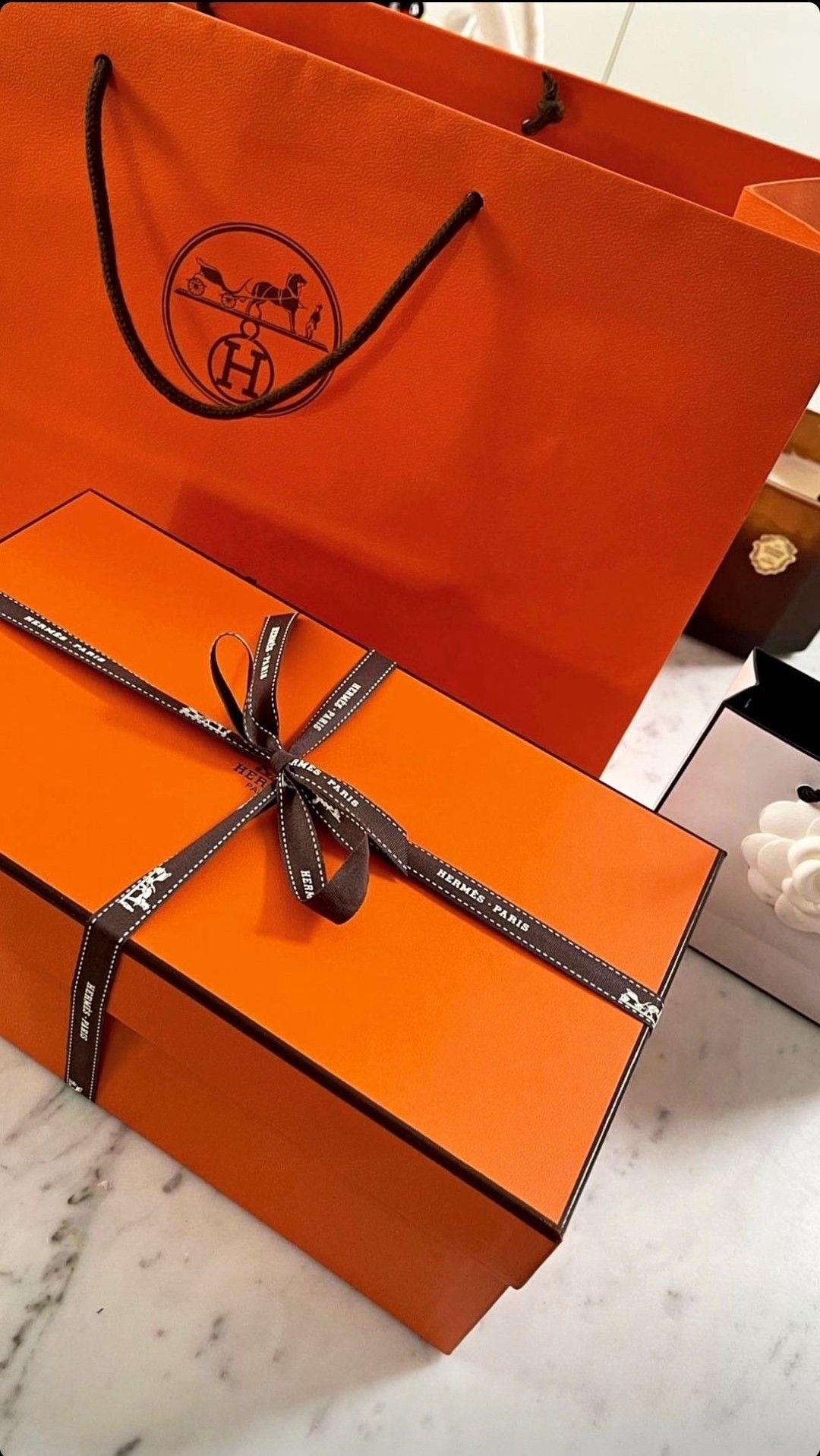 Classy Hemes Packaging