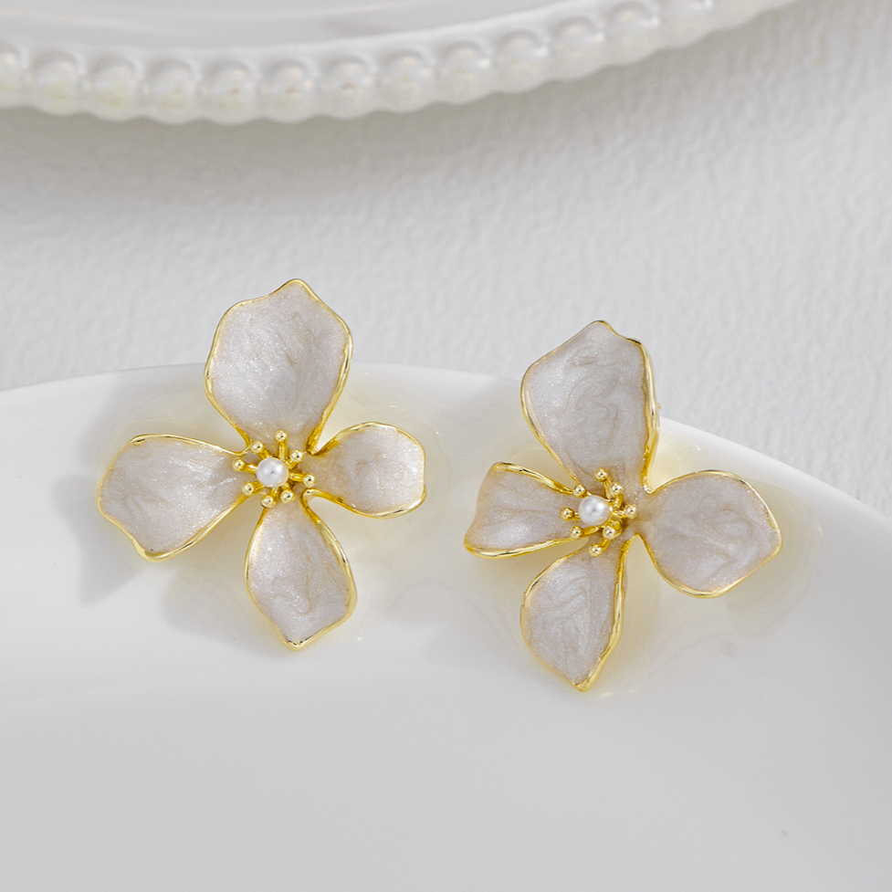 18K Gold Blossom Flower Earrings