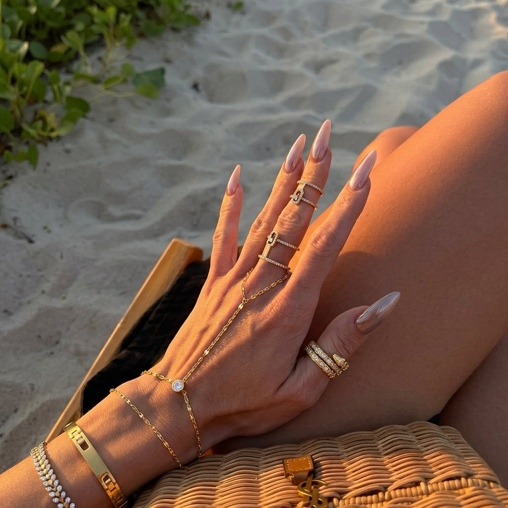Rosa Hand Chain