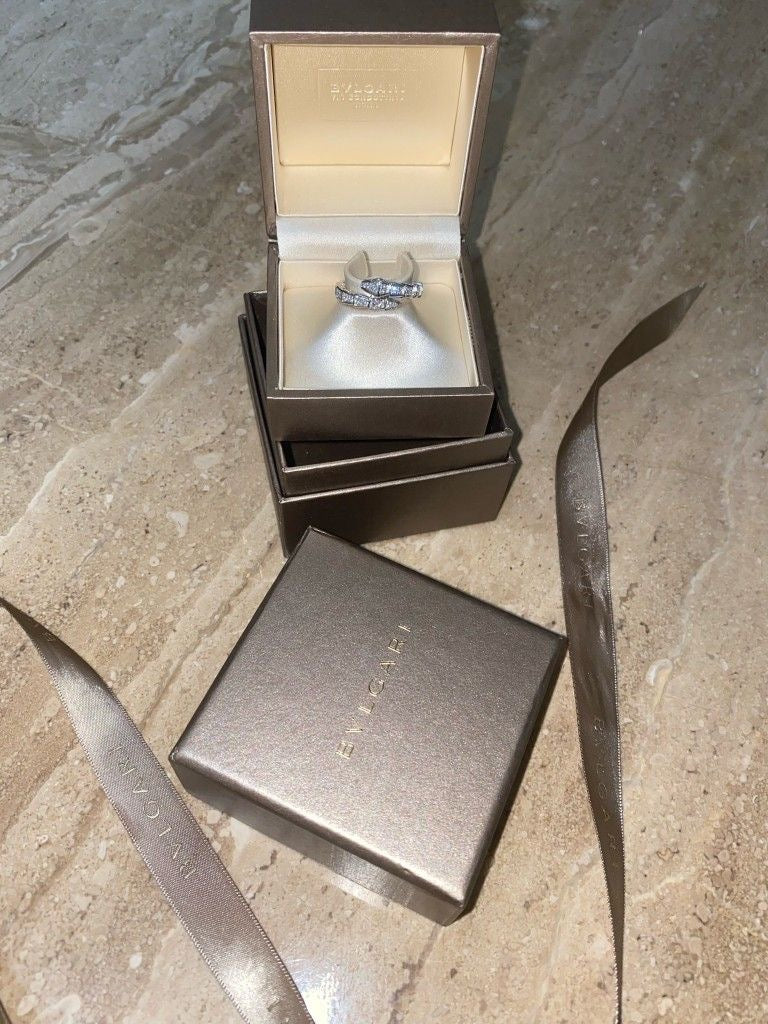 Classy Iva Packaging