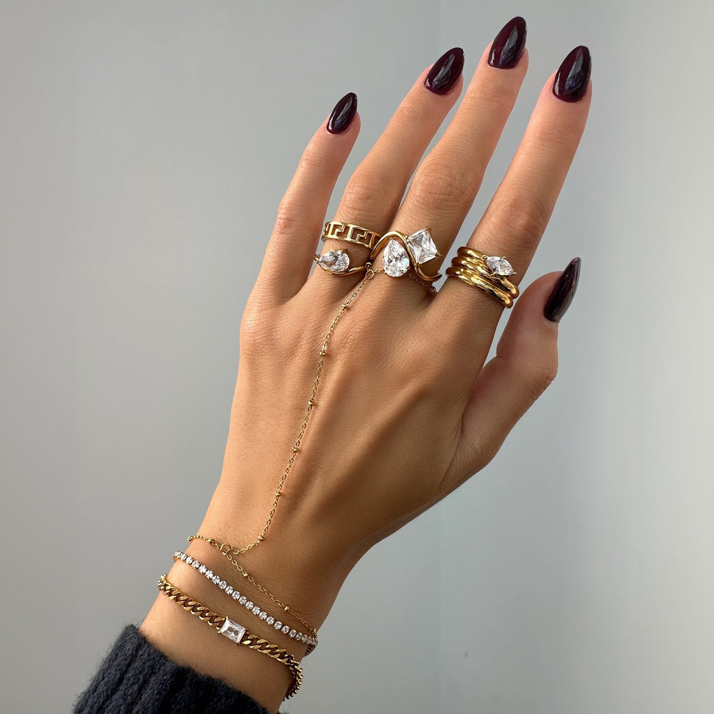 Jena Timeless Hand Chain