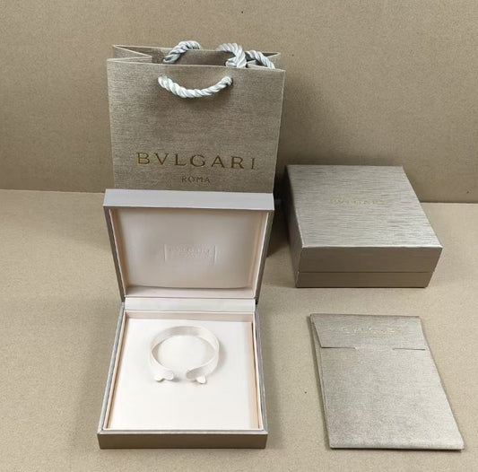 Classy Iva Packaging