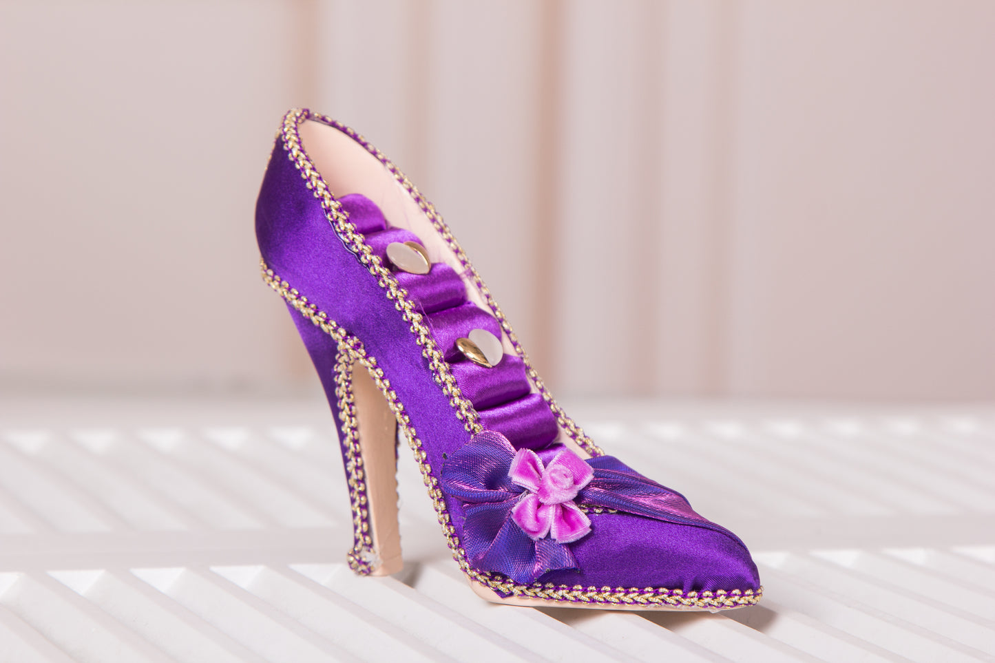 Viola Heel Ring Holder