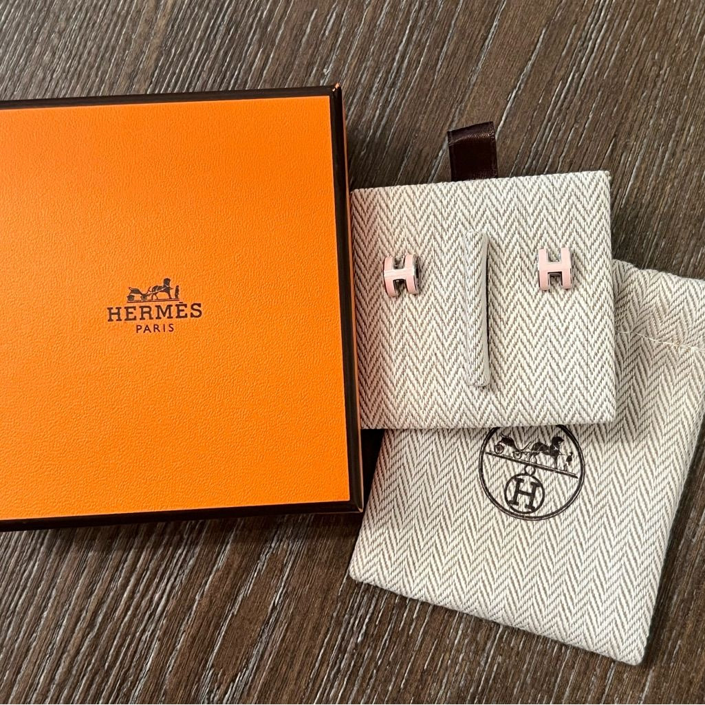 Classy H Earrings (many colours)