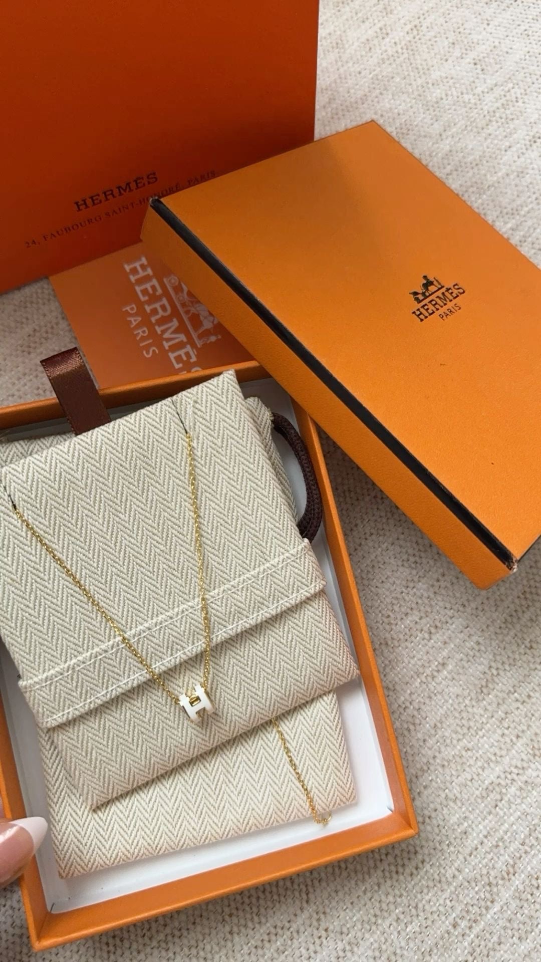 Classy Hemes Packaging