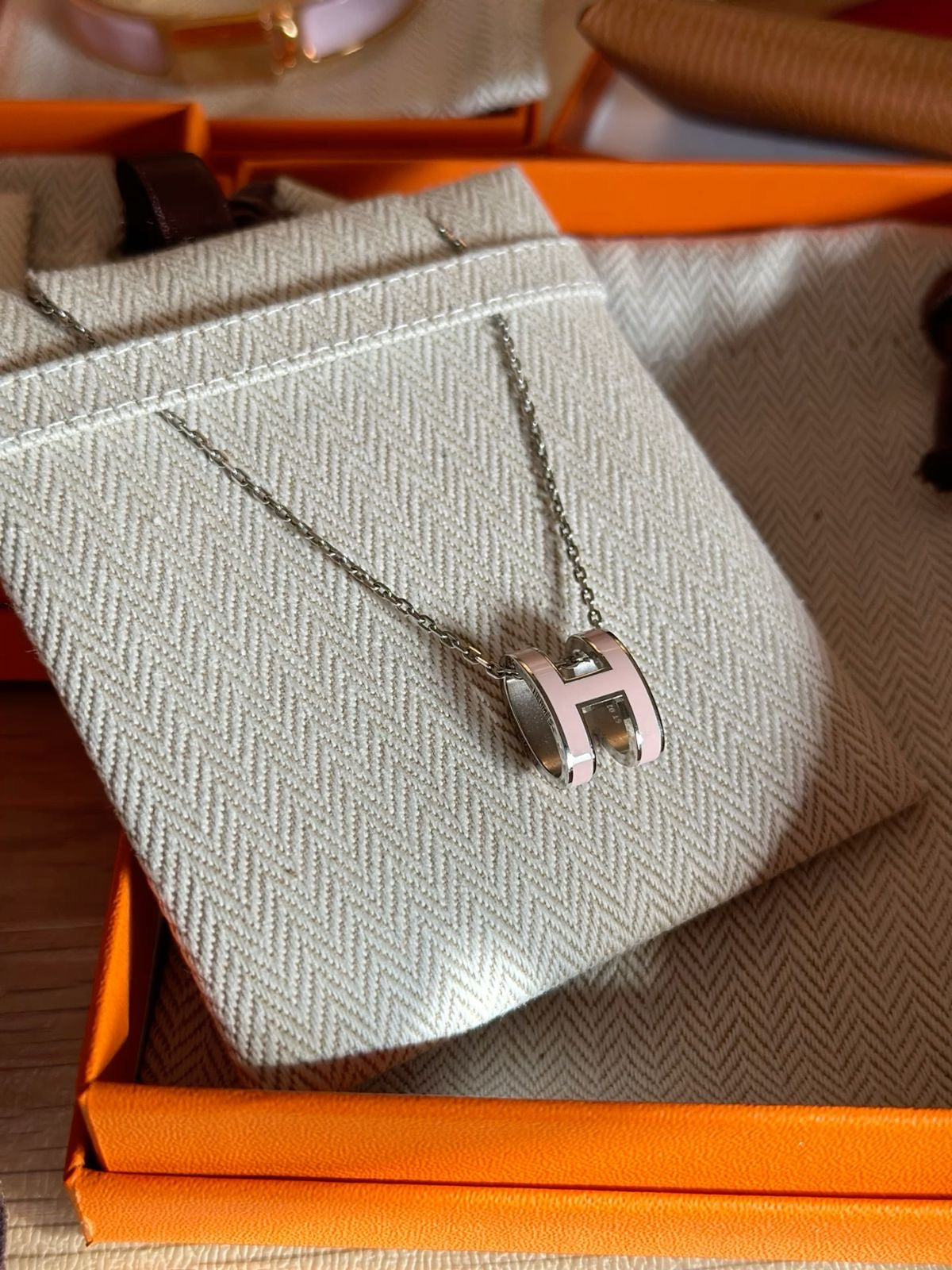 Classy Hemes Necklace (other colours)