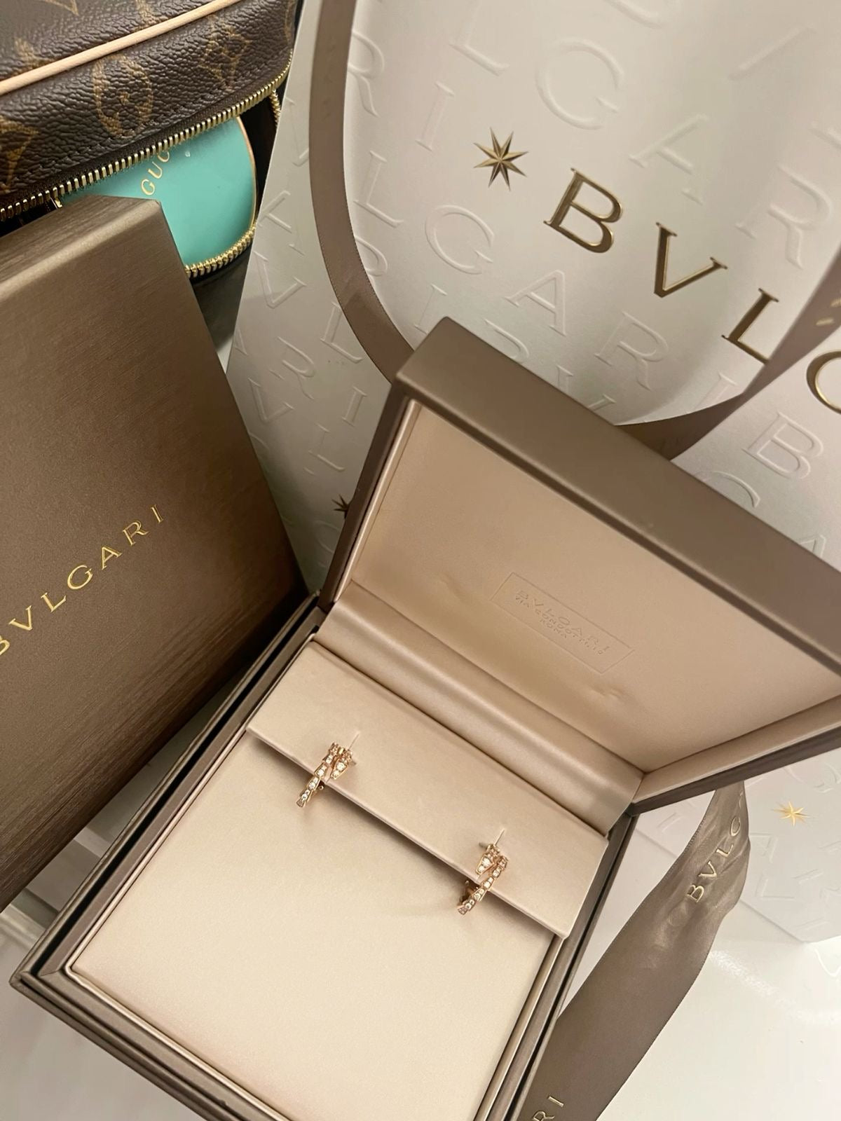 Classy Iva Packaging