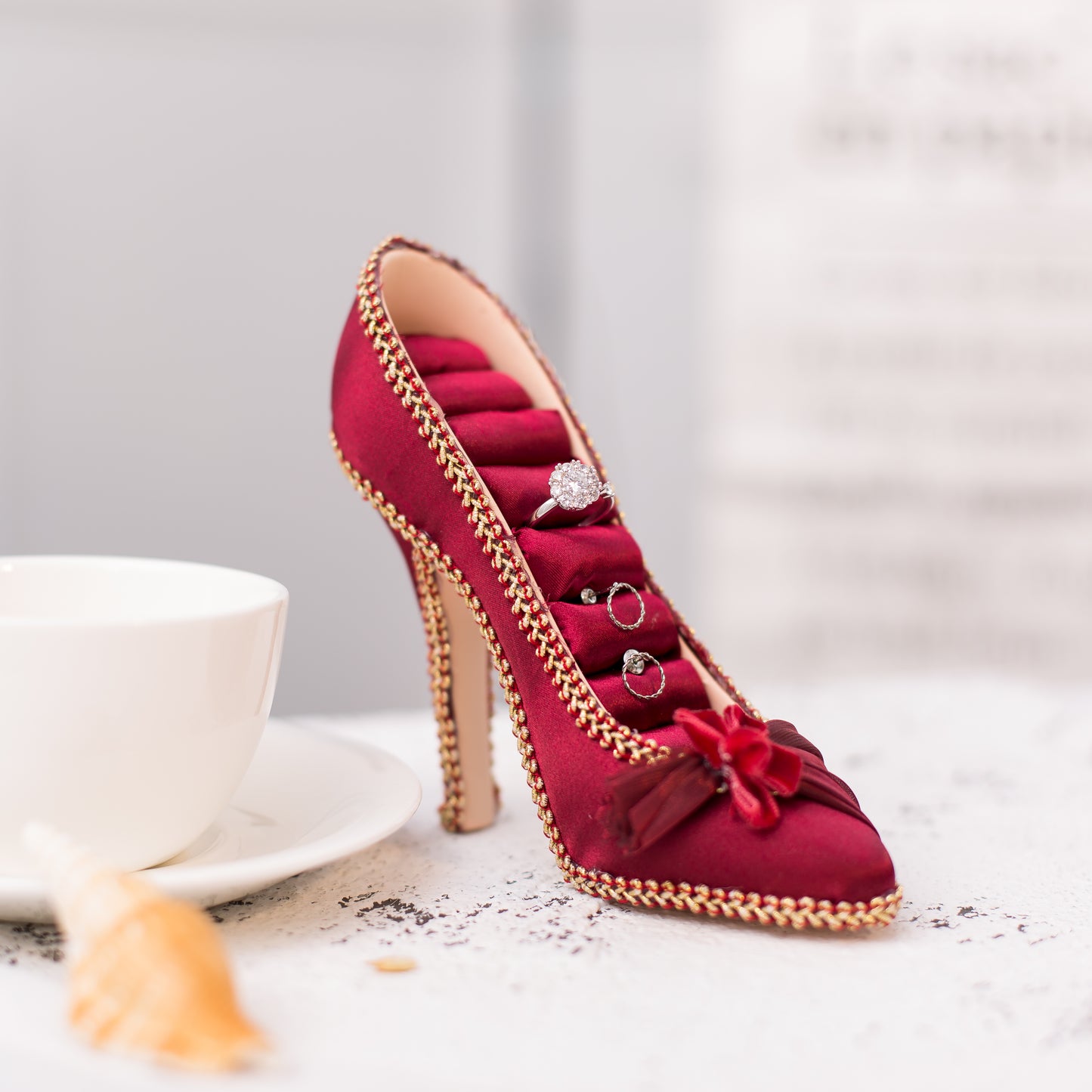 Viola Heel Ring Holder