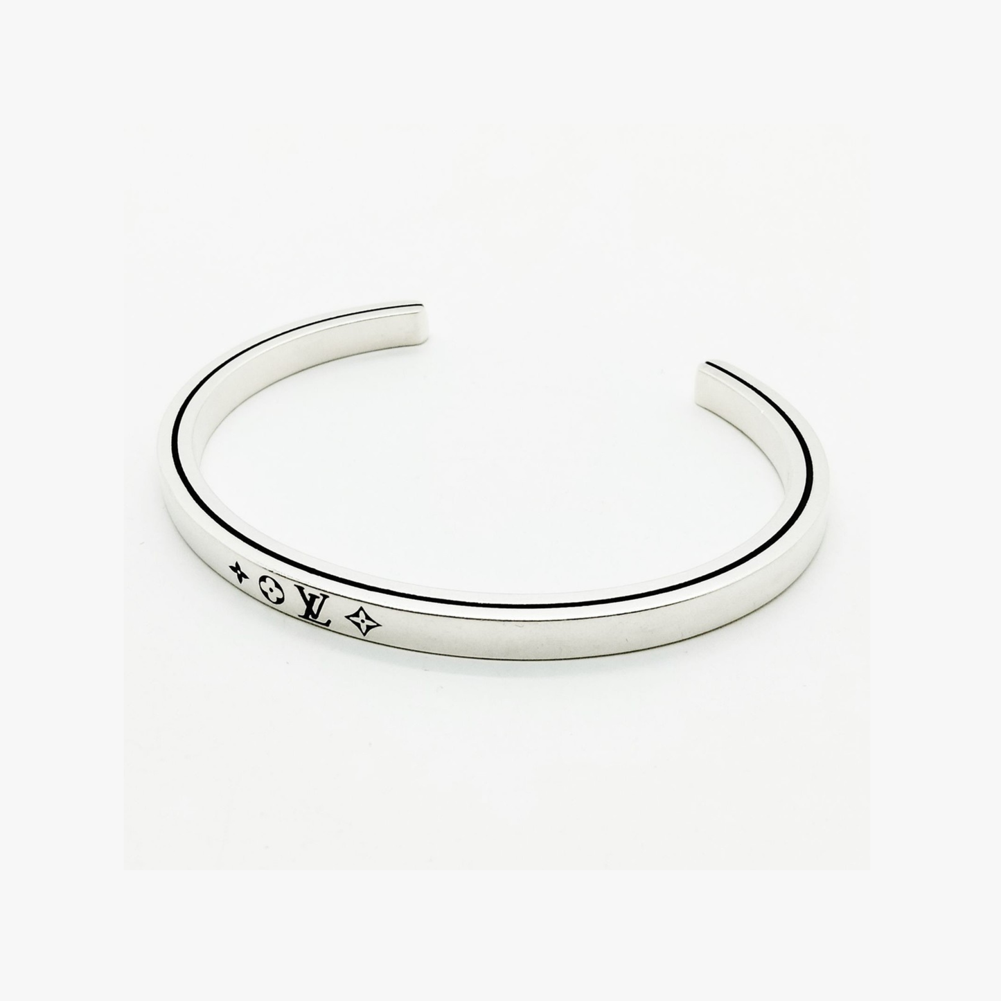Almira Silver Bangle