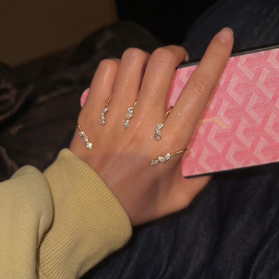 Talia Hand Wrap